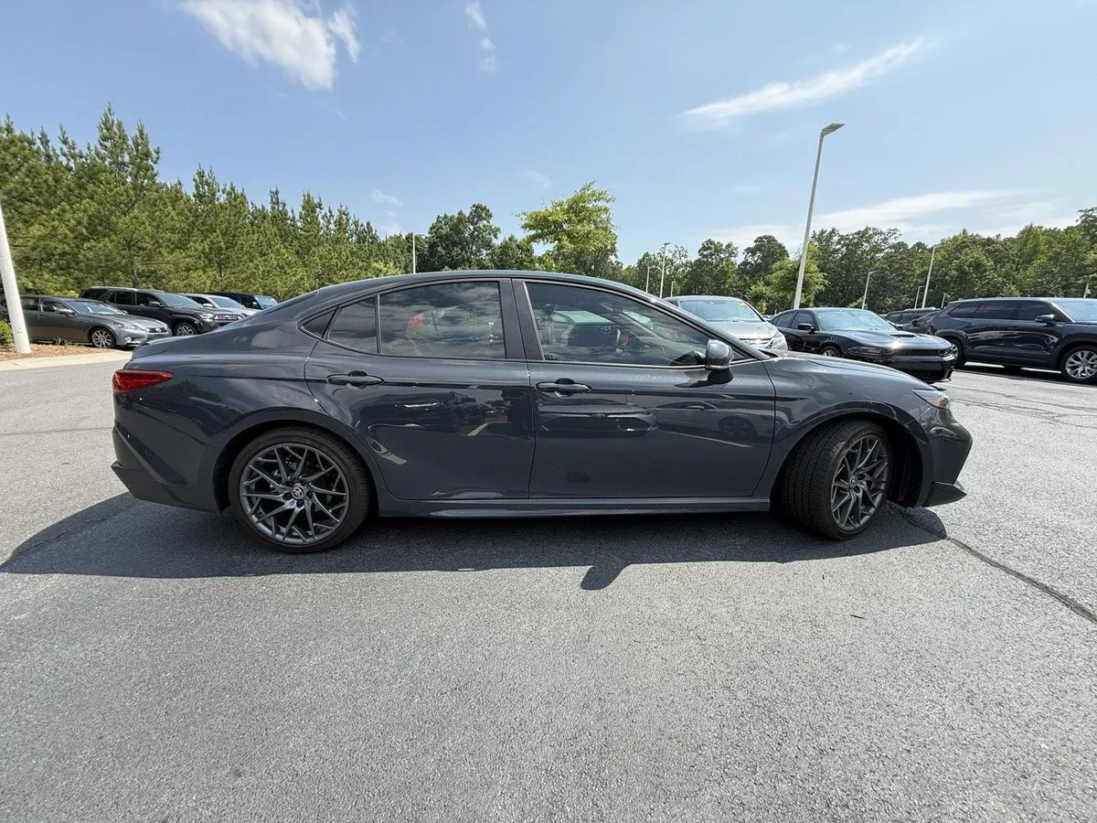 2025 Toyota Camry XSE thumbnail 5