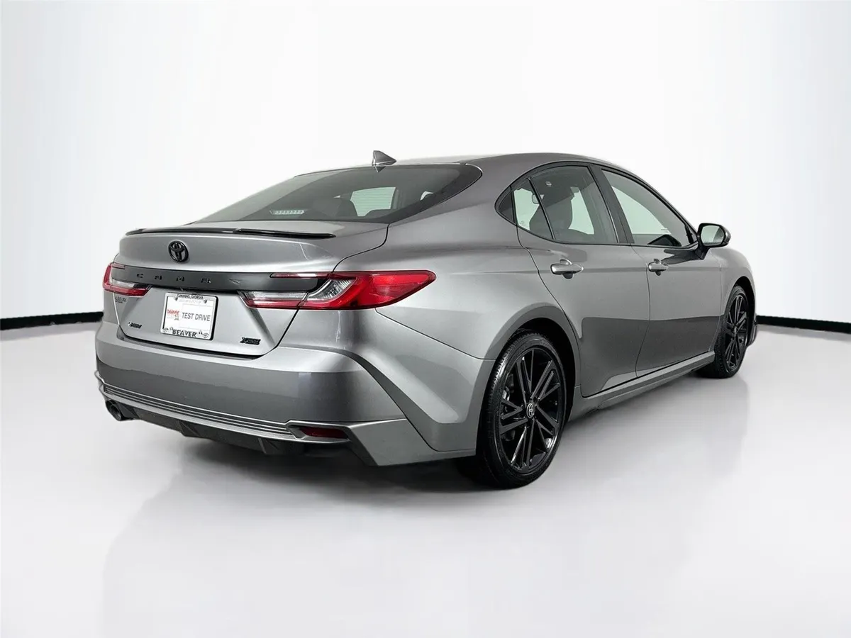 2025 Toyota Camry XSE thumbnail 2
