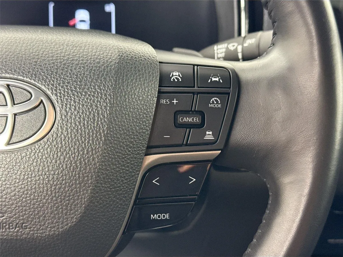 2025 Toyota Camry XSE thumbnail 20
