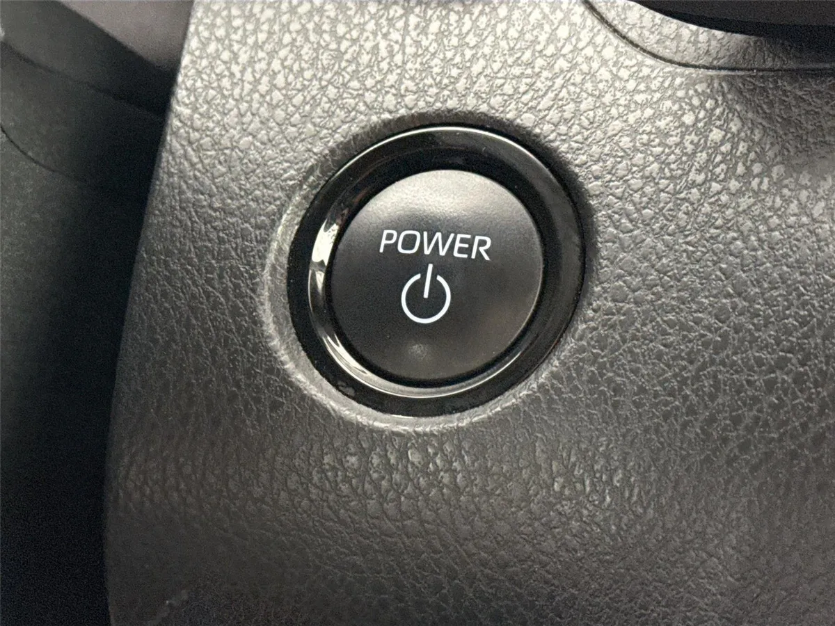 2025 Toyota Camry XSE thumbnail 22