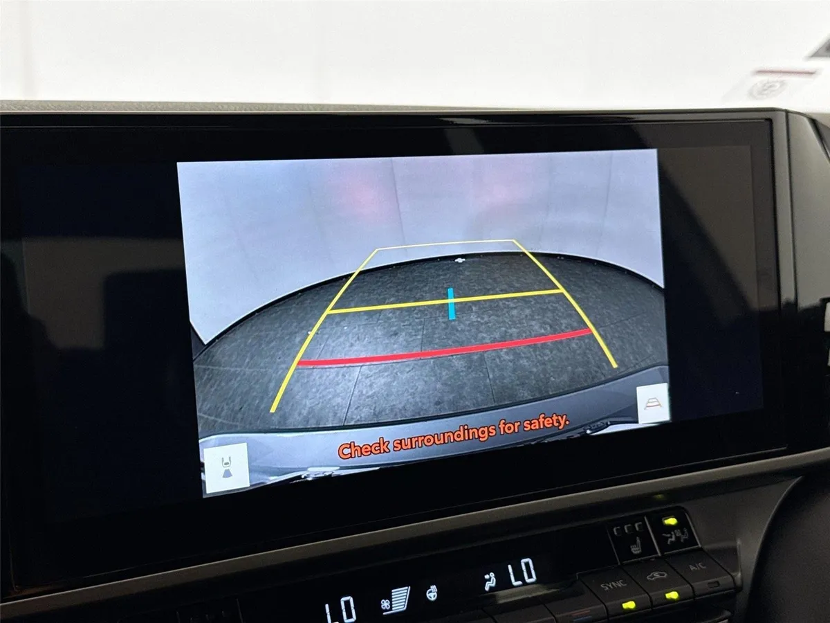 2025 Toyota Camry XSE thumbnail 25
