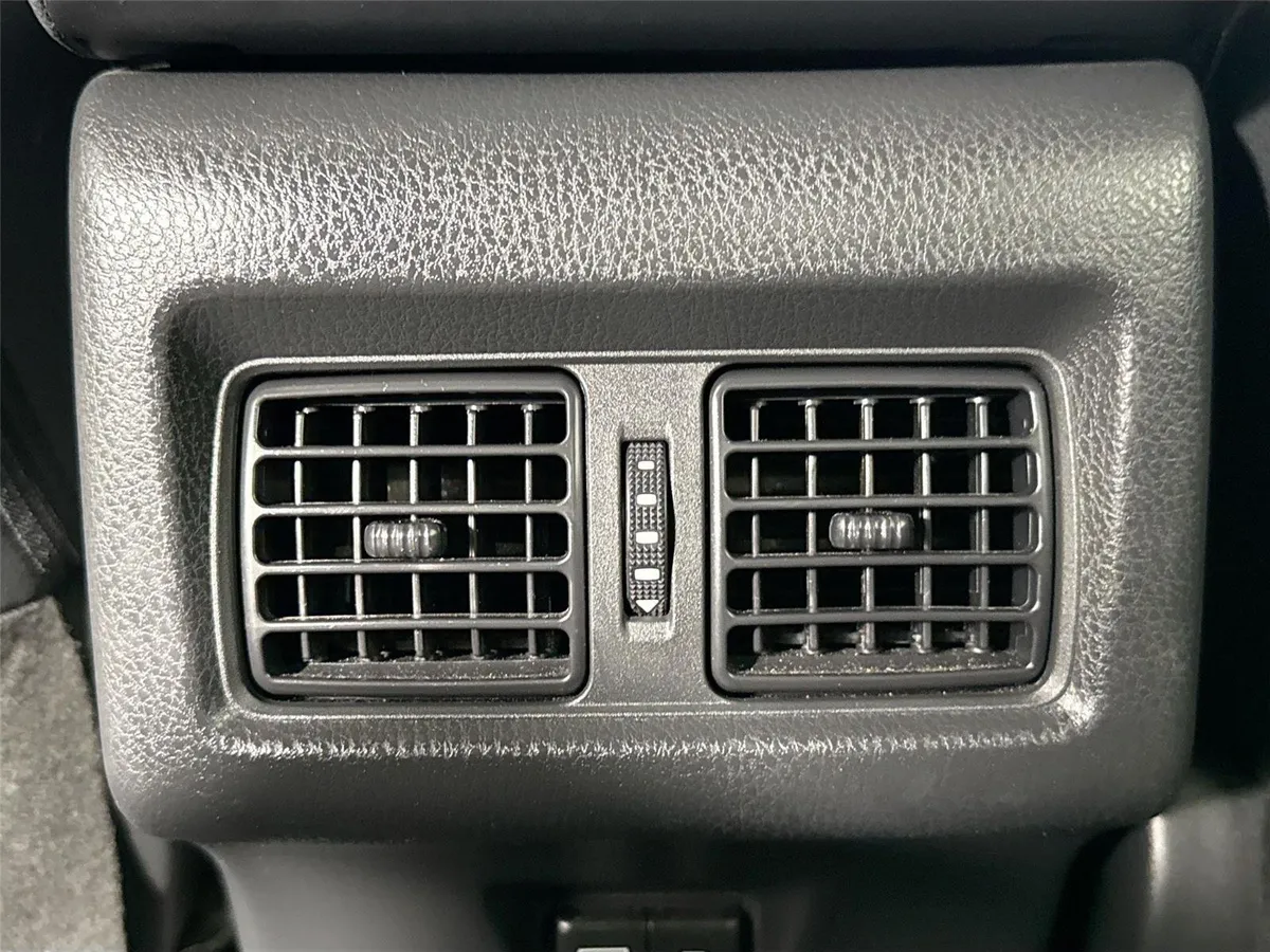 2025 Toyota Camry XSE thumbnail 36