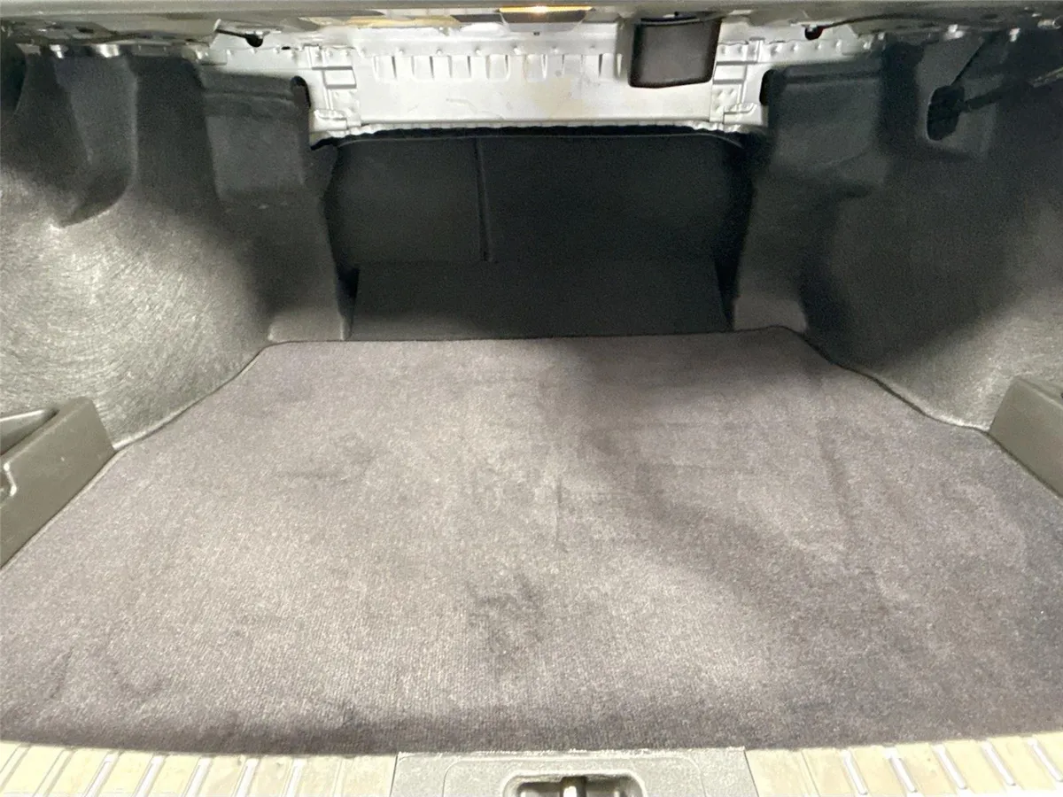 2025 Toyota Camry XSE thumbnail 38