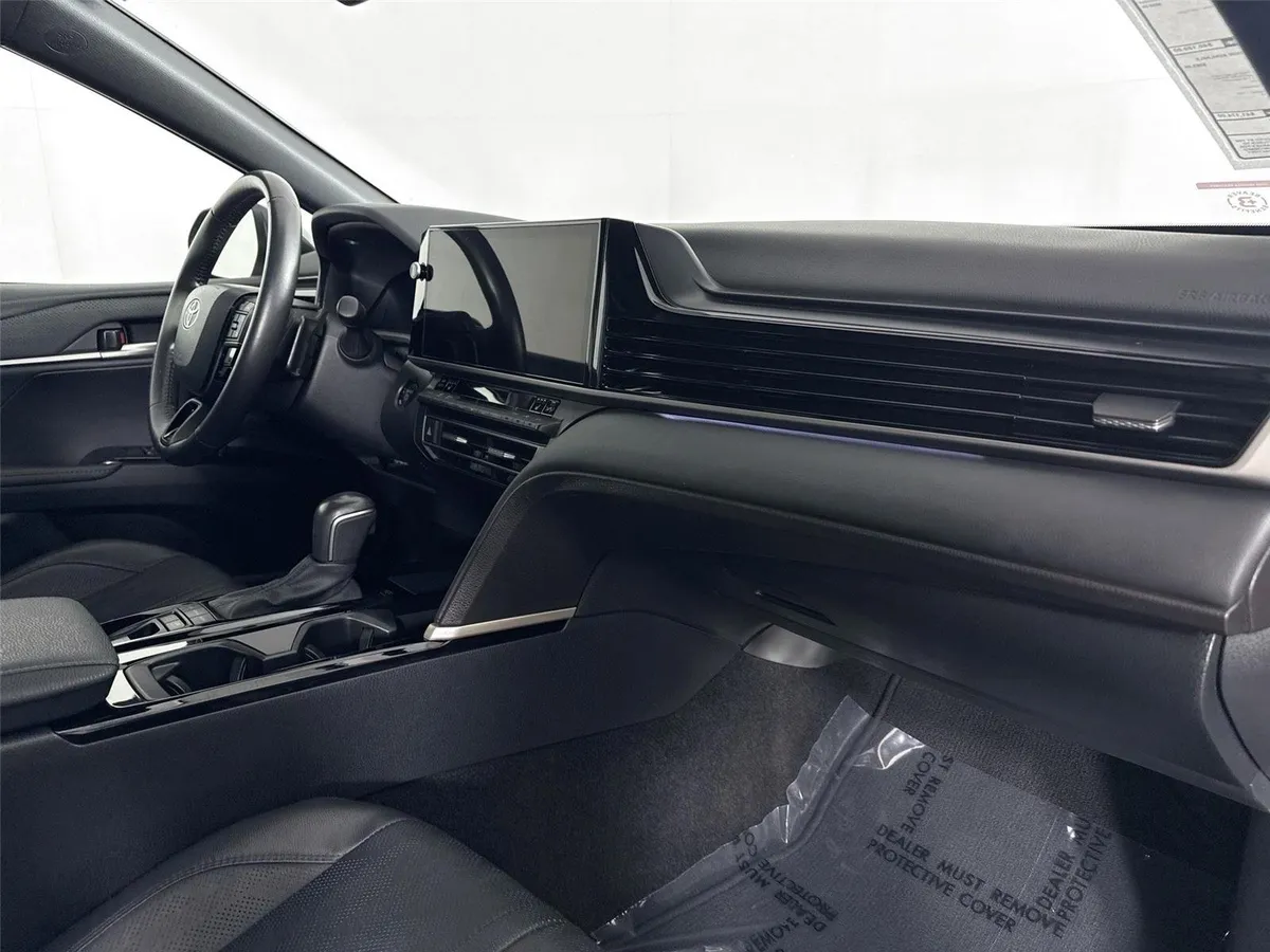 2025 Toyota Camry XSE thumbnail 43