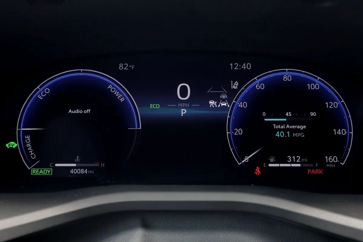 2025 Toyota Camry XSE thumbnail 10