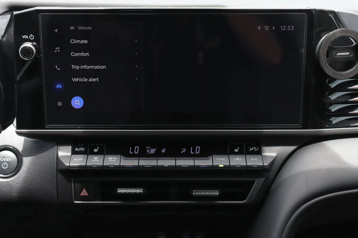 2025 Toyota Camry XSE thumbnail 12
