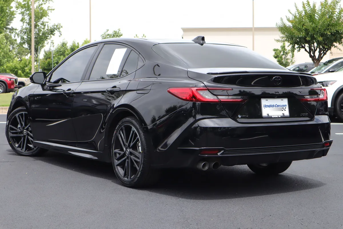 2025 Toyota Camry XSE thumbnail 2