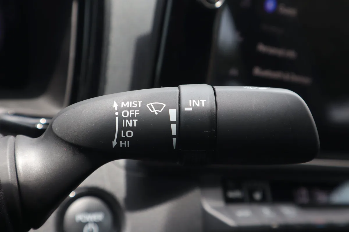 2025 Toyota Camry XSE thumbnail 21