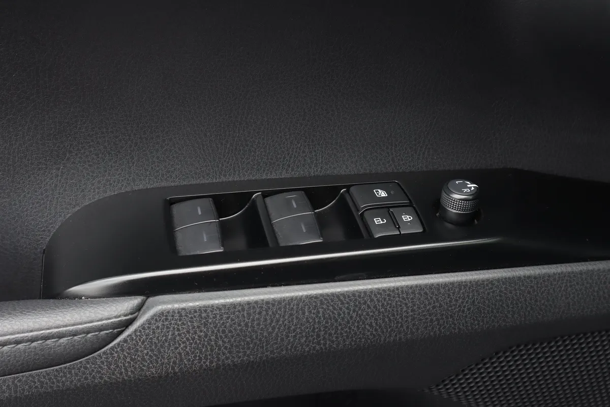 2025 Toyota Camry XSE thumbnail 22