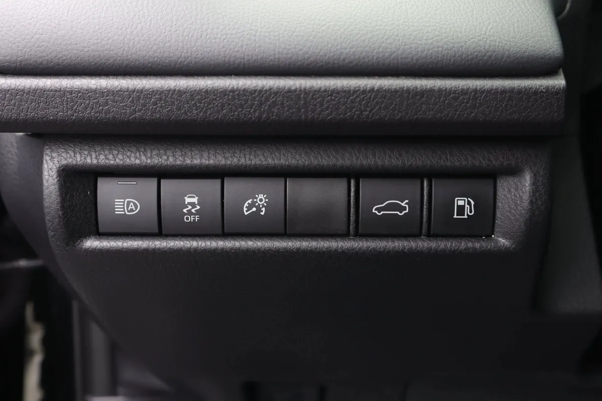 2025 Toyota Camry XSE thumbnail 23