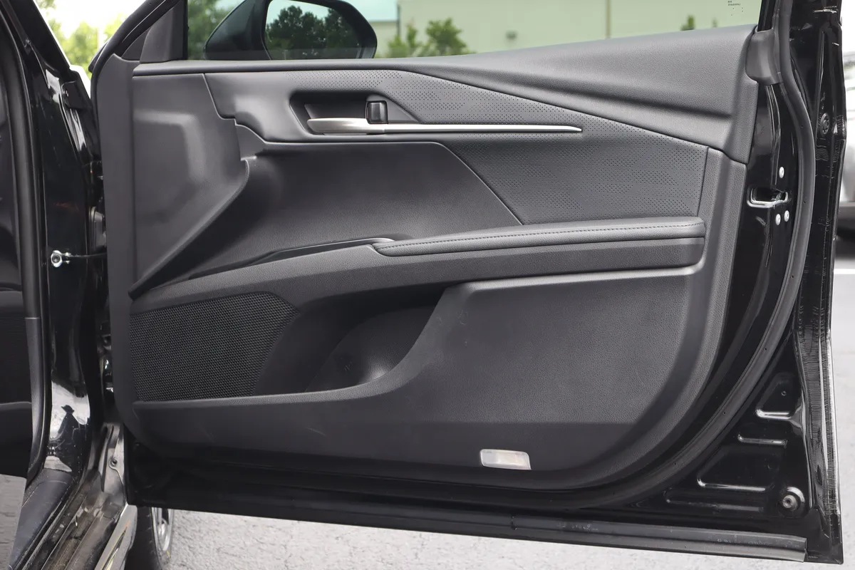 2025 Toyota Camry XSE thumbnail 27