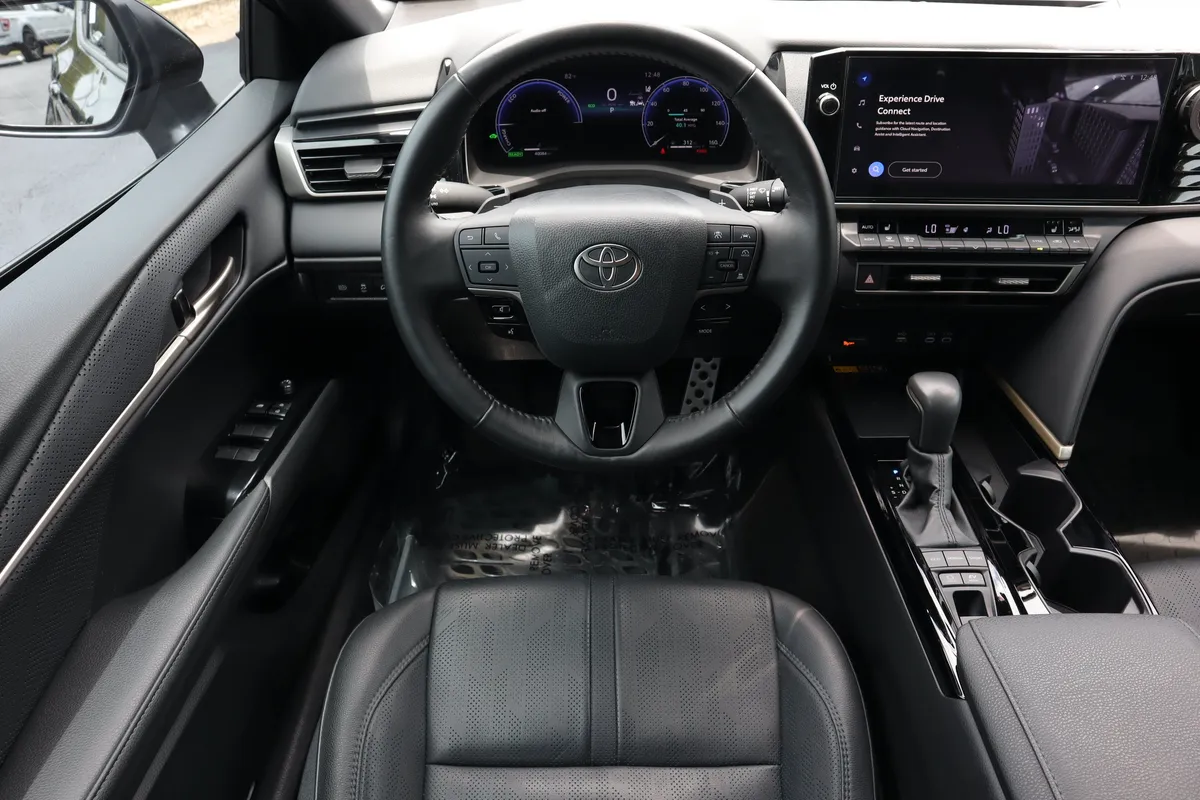 2025 Toyota Camry XSE thumbnail 29