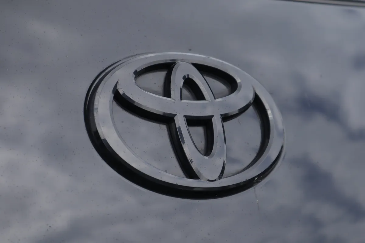 2025 Toyota Camry XSE thumbnail 34