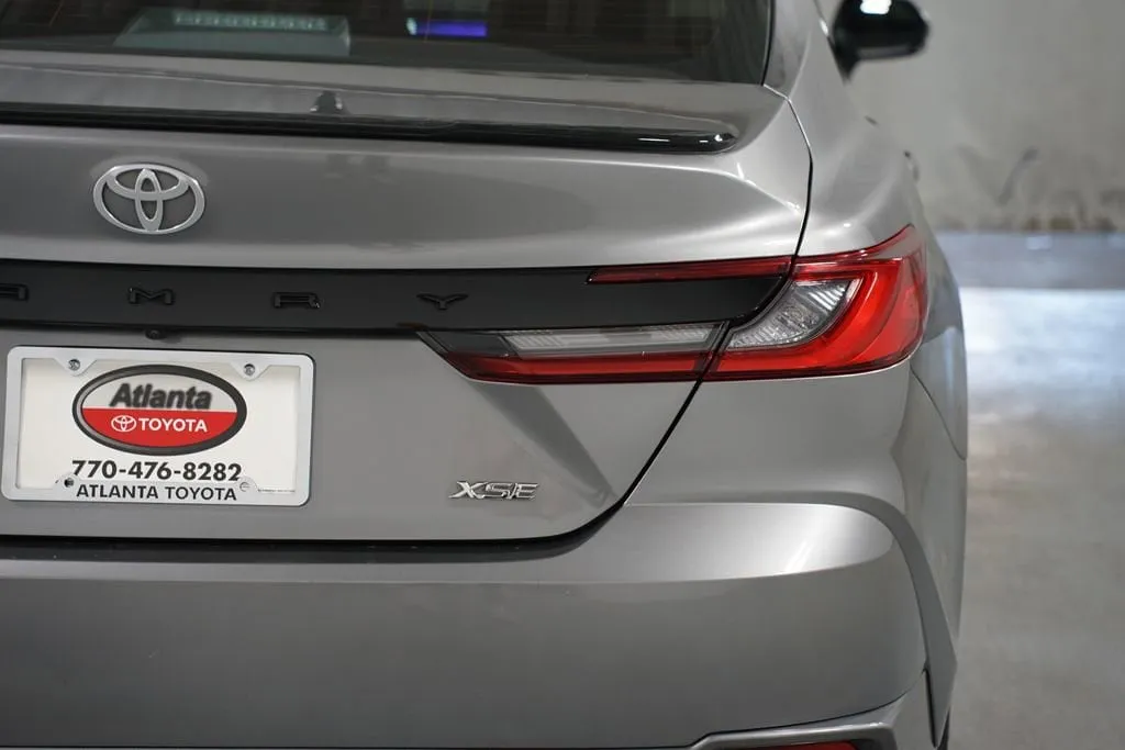 2025 Toyota Camry XSE thumbnail 10