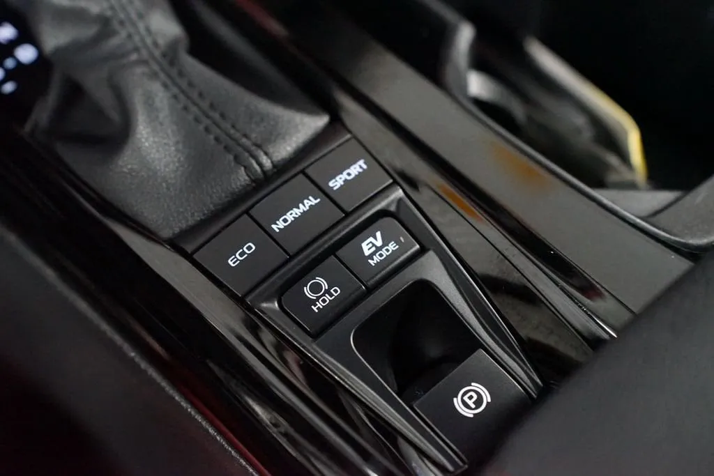 2025 Toyota Camry XSE thumbnail 23