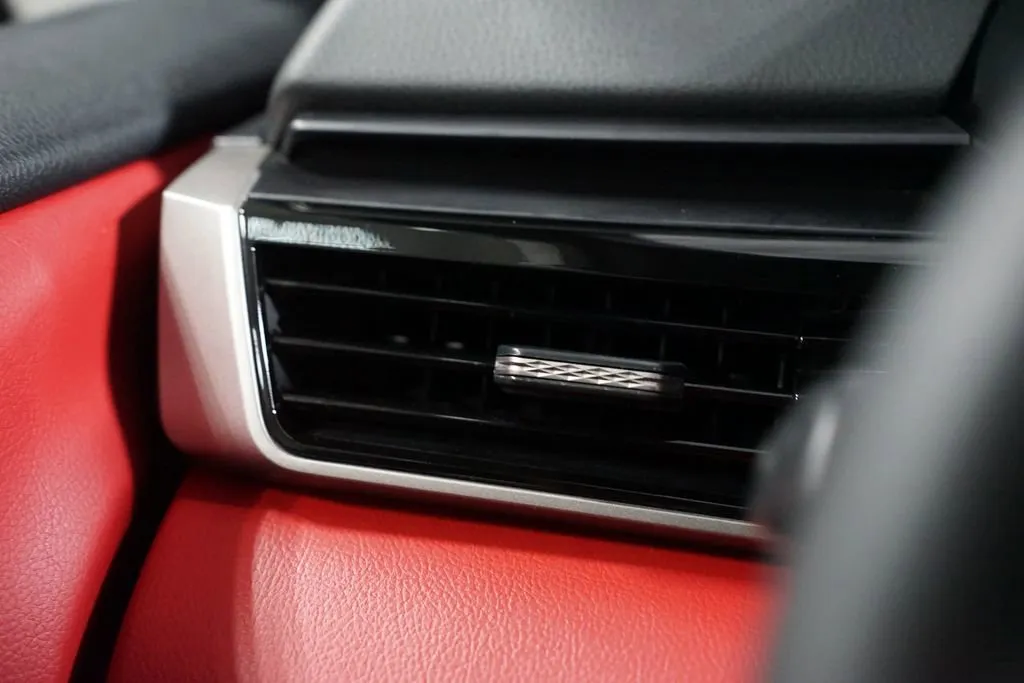 2025 Toyota Camry XSE thumbnail 26