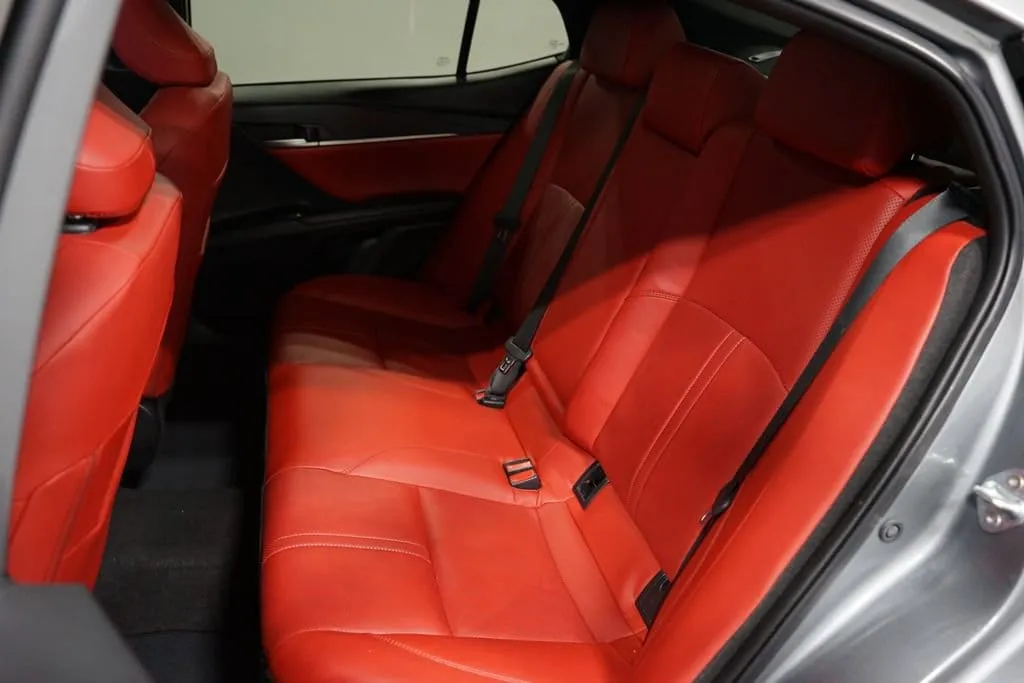 2025 Toyota Camry XSE thumbnail 30