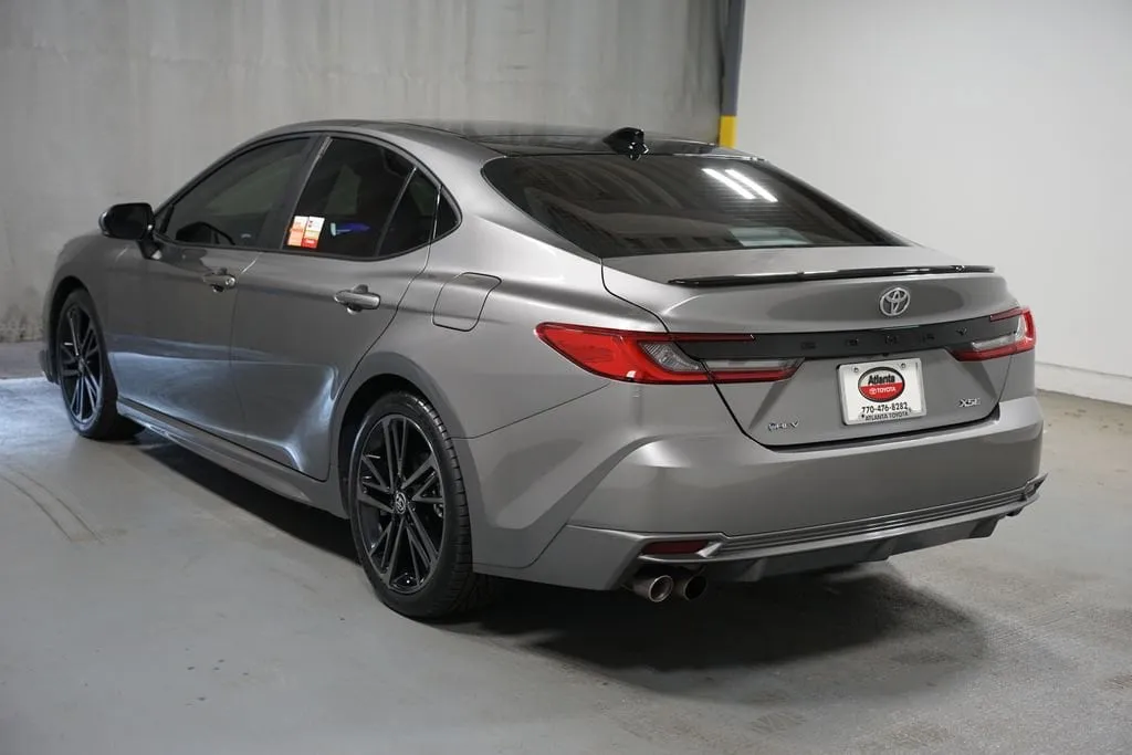 2025 Toyota Camry XSE thumbnail 6