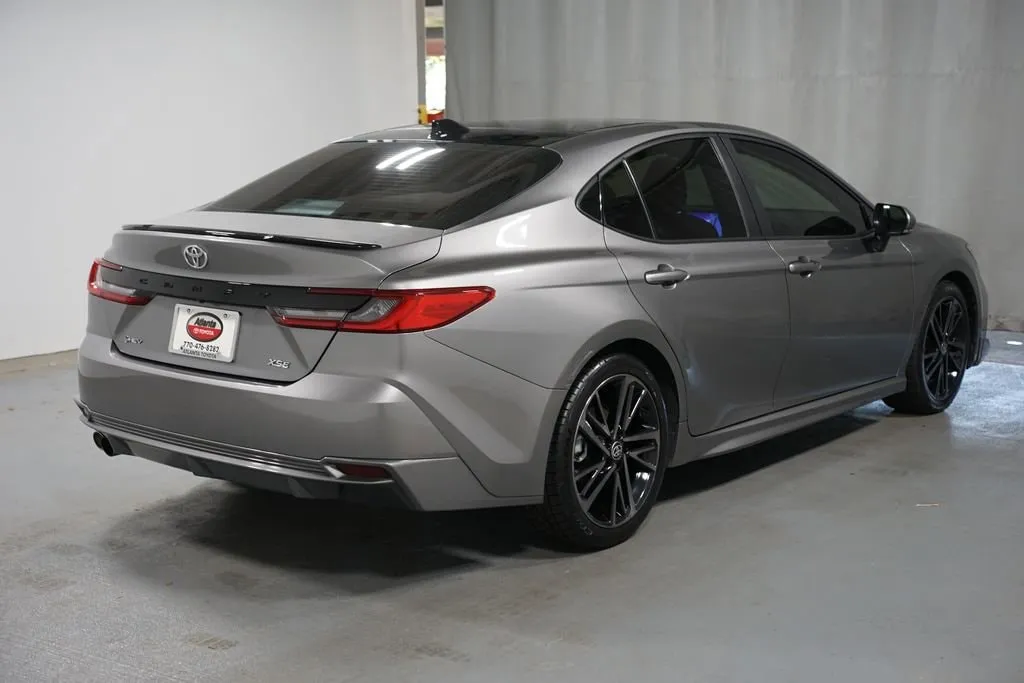 2025 Toyota Camry XSE thumbnail 8