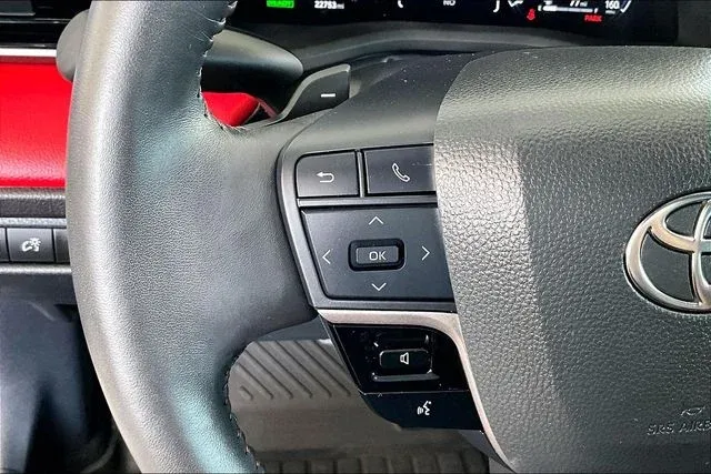 2025 Toyota Camry XSE thumbnail 10