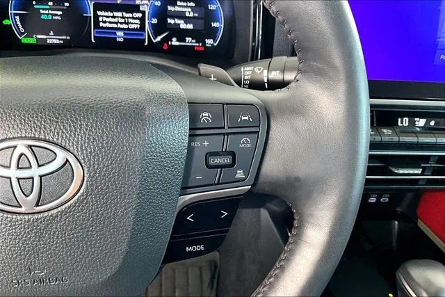 2025 Toyota Camry XSE thumbnail 11