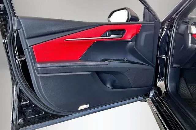 2025 Toyota Camry XSE thumbnail 17