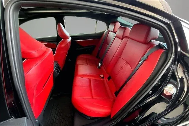 2025 Toyota Camry XSE thumbnail 19