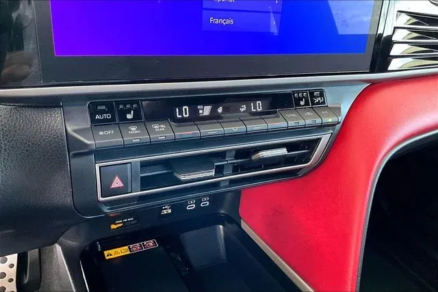 2025 Toyota Camry XSE thumbnail 23