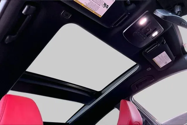 2025 Toyota Camry XSE thumbnail 25