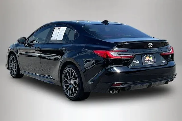 2025 Toyota Camry XSE thumbnail 4