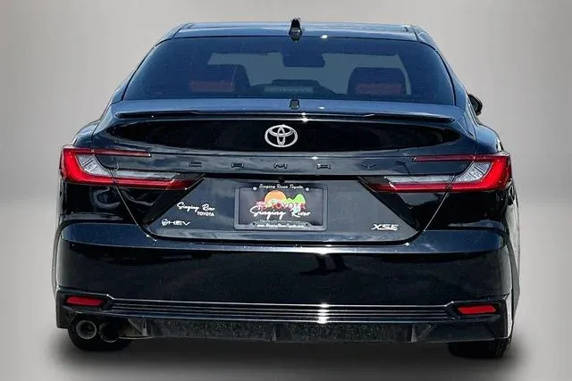 2025 Toyota Camry XSE thumbnail 6