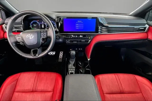 2025 Toyota Camry XSE thumbnail 7