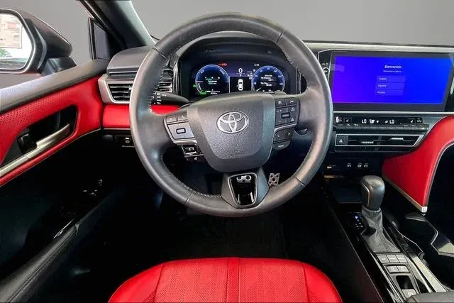 2025 Toyota Camry XSE thumbnail 8