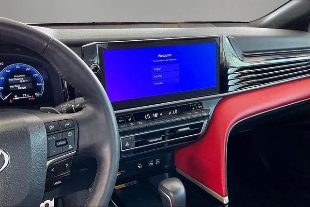 2025 Toyota Camry XSE thumbnail 9