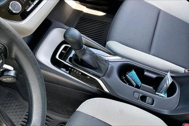 2025 Toyota COROLLA thumbnail 16