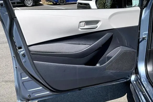 2025 Toyota COROLLA thumbnail 21