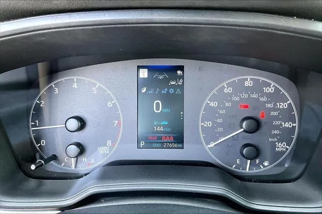 2025 Toyota COROLLA thumbnail 25