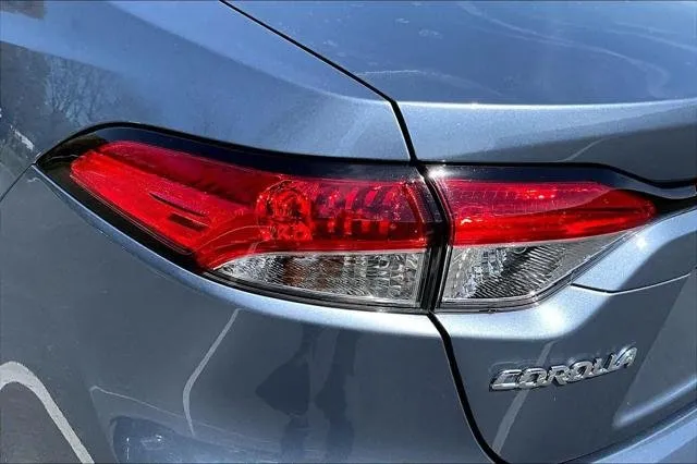 2025 Toyota COROLLA thumbnail 28