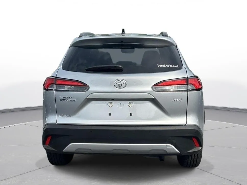 2025 Toyota Corolla Cross XLE thumbnail 7