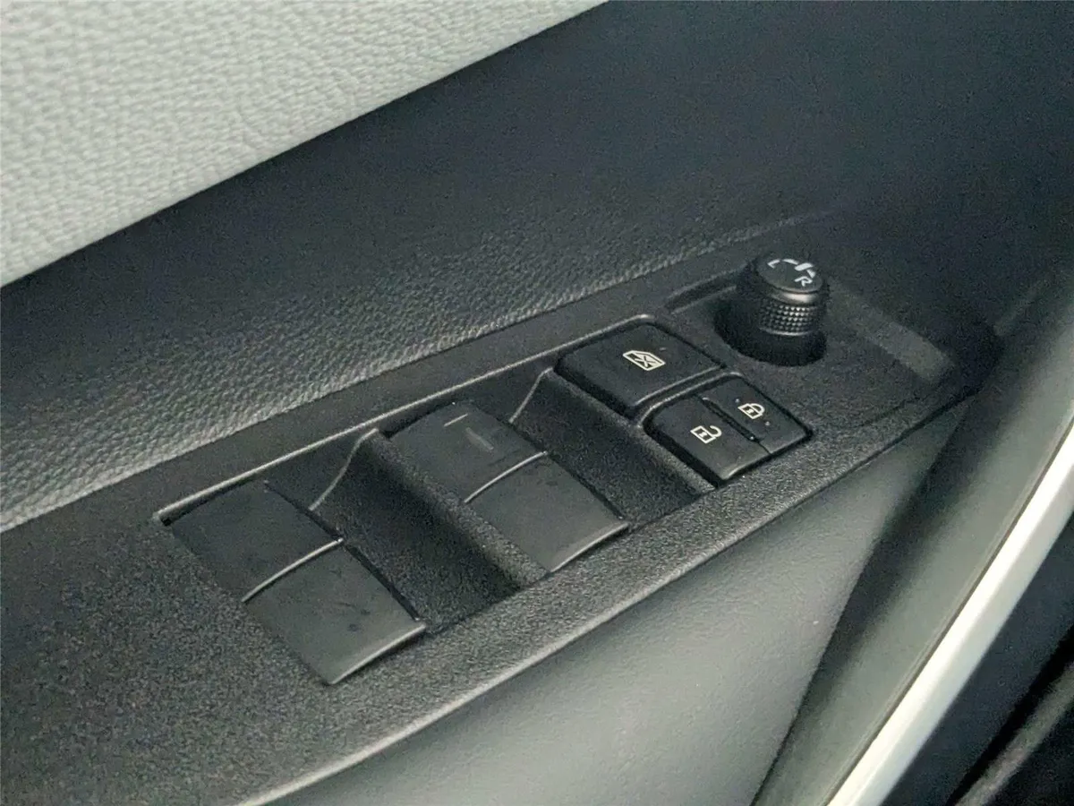 2025 Toyota Corolla FX thumbnail 12