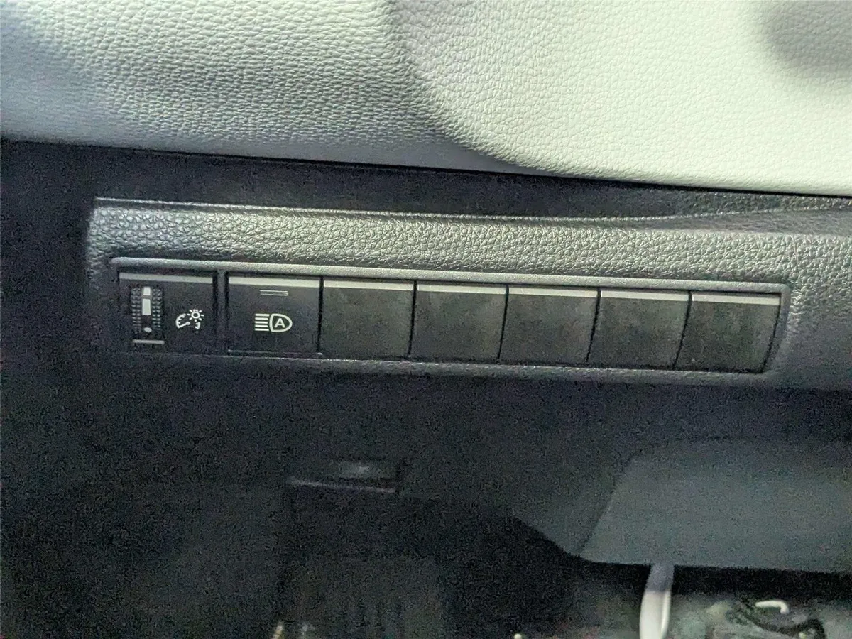 2025 Toyota Corolla FX thumbnail 13