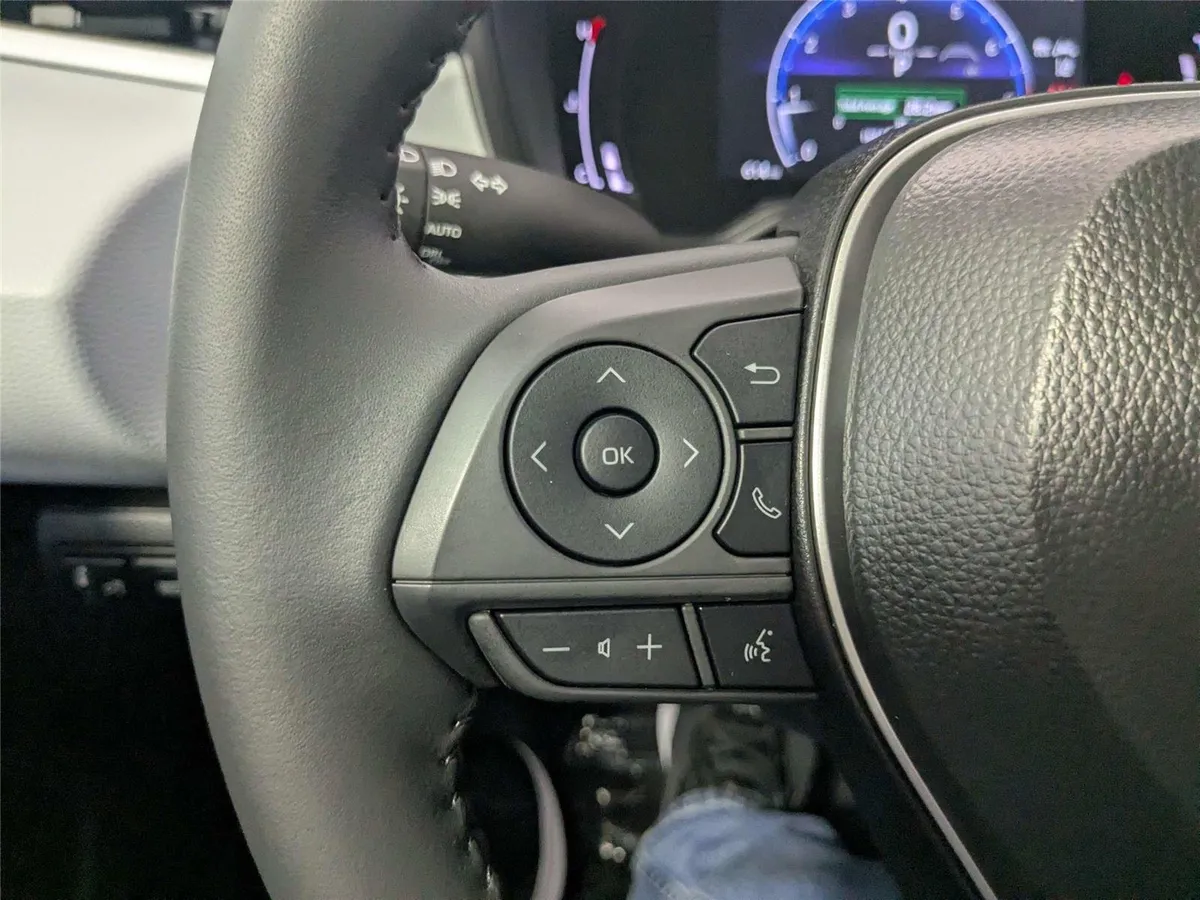 2025 Toyota Corolla FX thumbnail 15