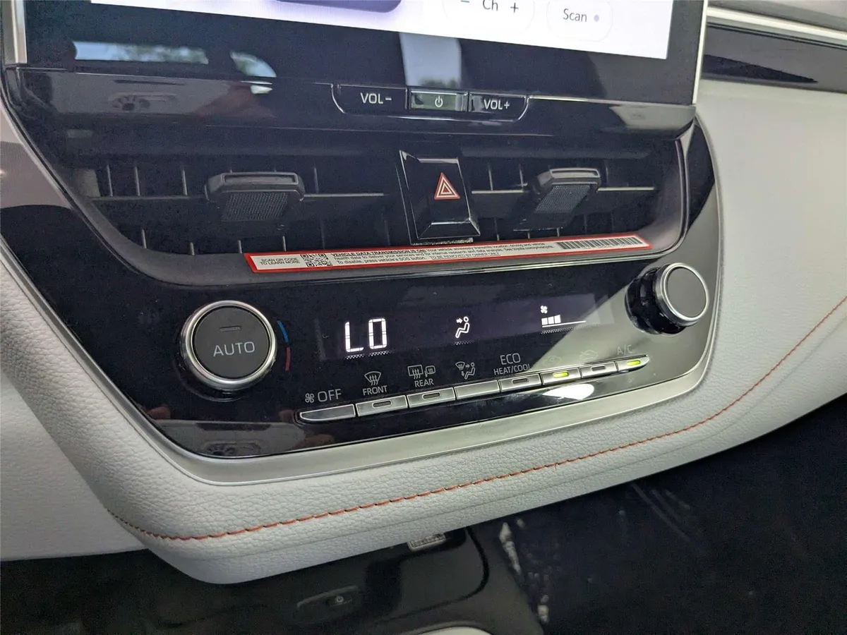 2025 Toyota Corolla FX thumbnail 19