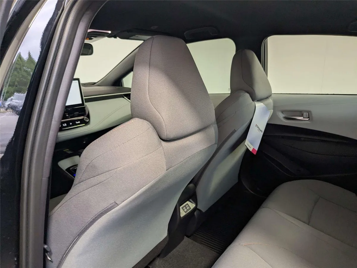 2025 Toyota Corolla FX thumbnail 32
