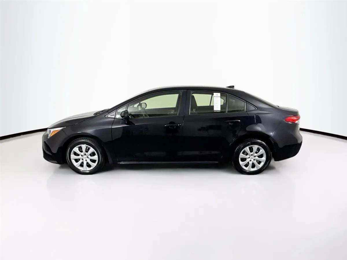 2025 Toyota Corolla Hybrid LE thumbnail 13