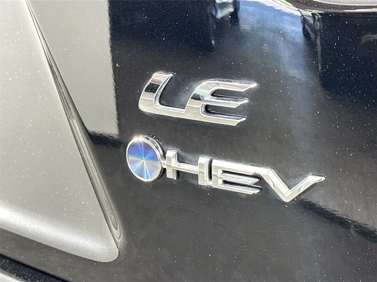 2025 Toyota Corolla Hybrid LE thumbnail 14