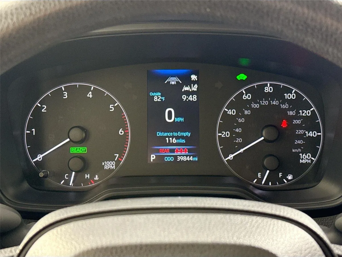 2025 Toyota Corolla Hybrid LE thumbnail 19