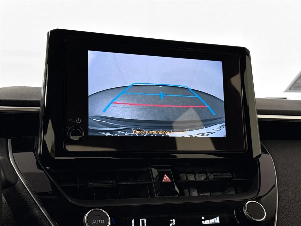 2025 Toyota Corolla Hybrid LE thumbnail 21