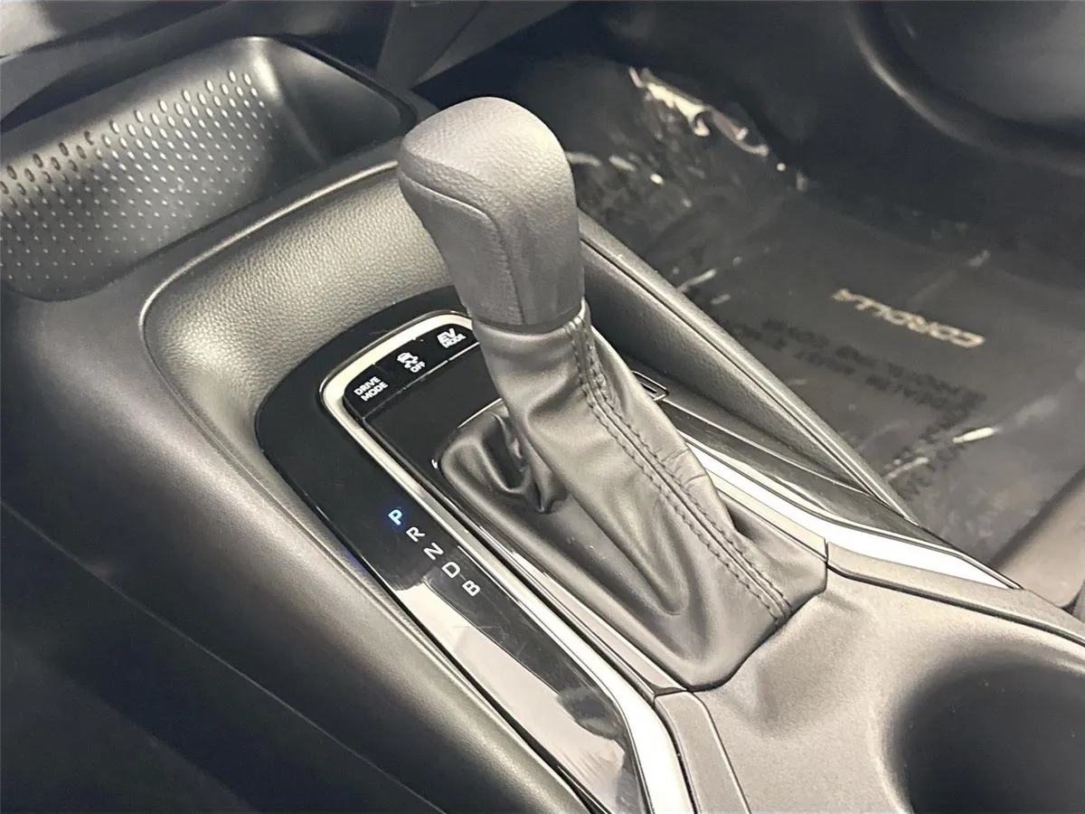 2025 Toyota Corolla Hybrid LE thumbnail 23
