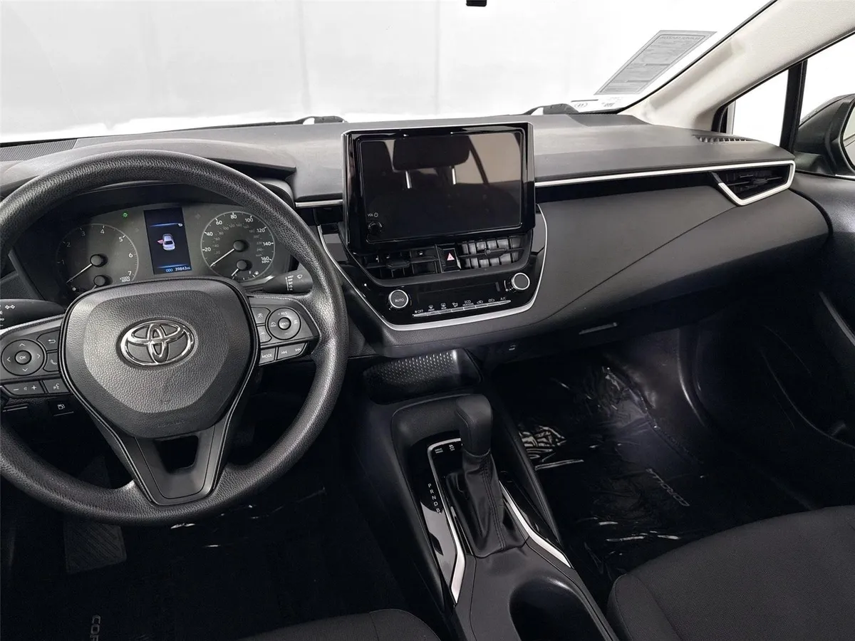 2025 Toyota Corolla Hybrid LE thumbnail 30